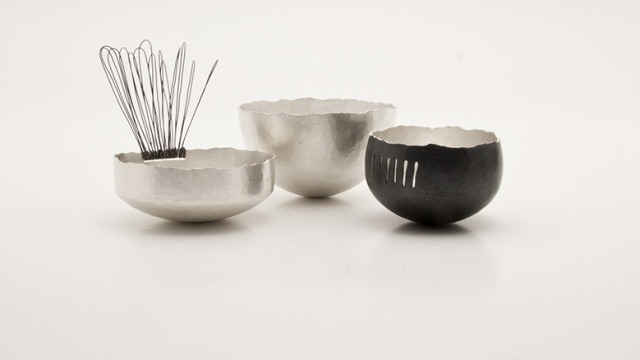 Alison Jackson, 10 Vessels 10 days, 2015. Fine silver, oxidised fine silver, binding wire. Photography: Angela Bakker