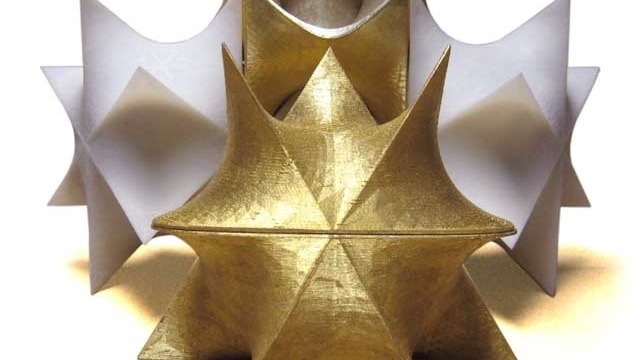 Gilbert Riedelbauch - DP Bowl 2.6 constellation 177 x 160 x 72 mm, ABS with white and yellow gold leaf