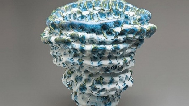Satoru Hoshino Spring Snow 08-28 2008. Stoneware clay with glazes h: 31.8 x w: 30.5 x d: 31.8 cm