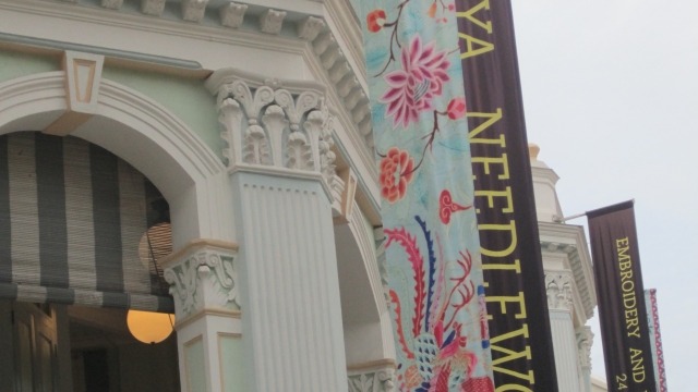 Visiting Fellow Dr. Cheah Hwei-Fen curates Nyonya Needlework exhibition