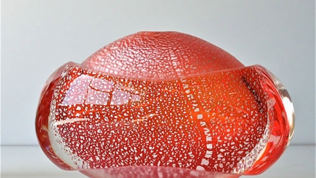 Benjamin Edols & Kathy Elliott - Emerge I - red, silver leaf, handblown and wheel carved glass, 15.5 x 23 x 12cm